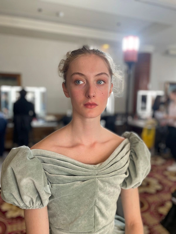 Justine Fiorito Period film makeup for Le Comte de Monte-Cristo Justine Fiorito at work creating period makeup for *Le Comte de Monte-Cristo*.