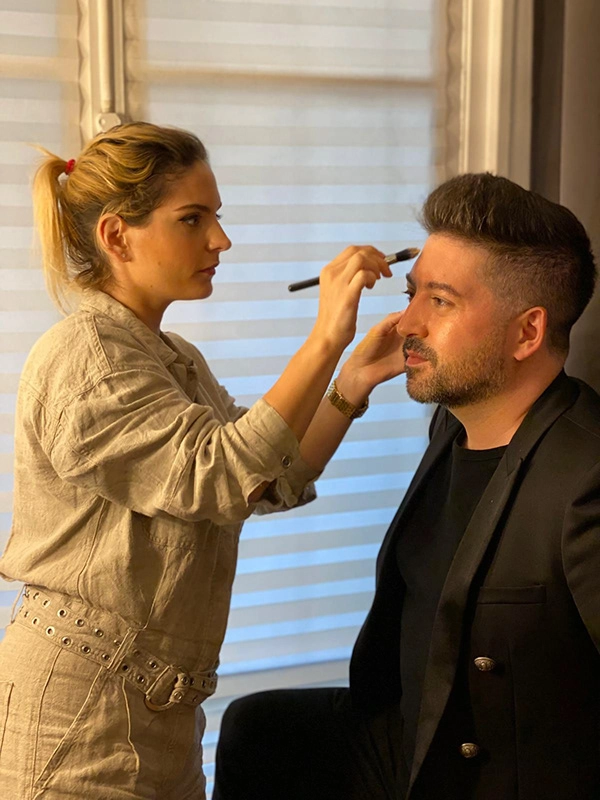 Justine Fiorito doing backstage makeup for TV productions On-set makeup by Justine Fiorito for a web TV show