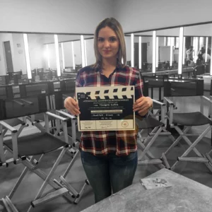 Justine Ornella Fiorito lors de sa remise de diplôme à la TV & Cinema Academy de Make Up For Ever