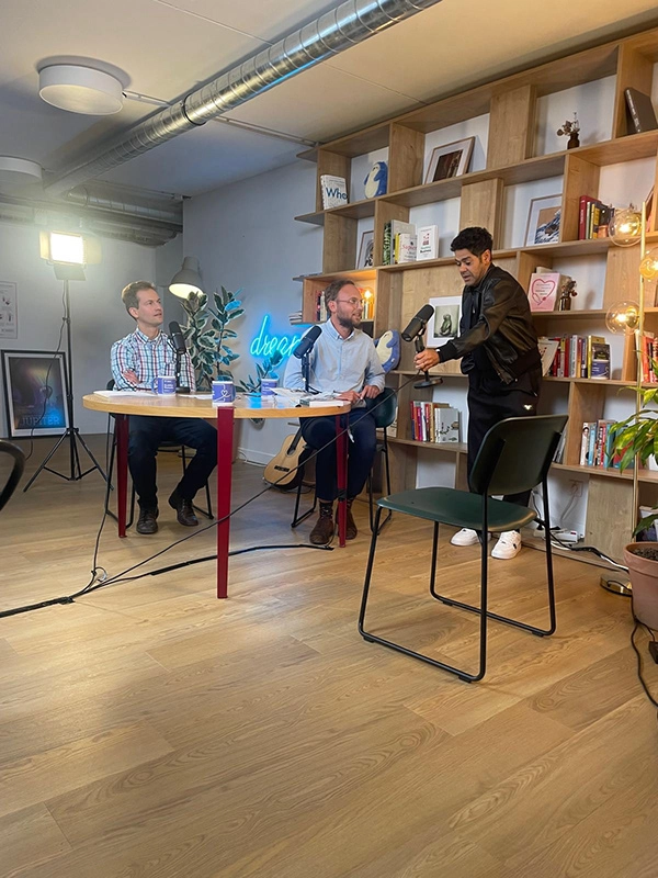 justine fiorito maquillage podcast jamel debbouze alan-mutuelle sante Justine Fiorito réalise le maquillage pour le podcast avec Jamel Debbouze et Alan, pour un sujet sur la mutuelle santé